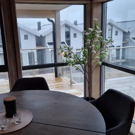 With A Wiew ソマロイ